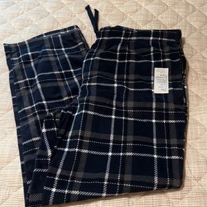 Brand new never worn men’s plaid sleep pants
